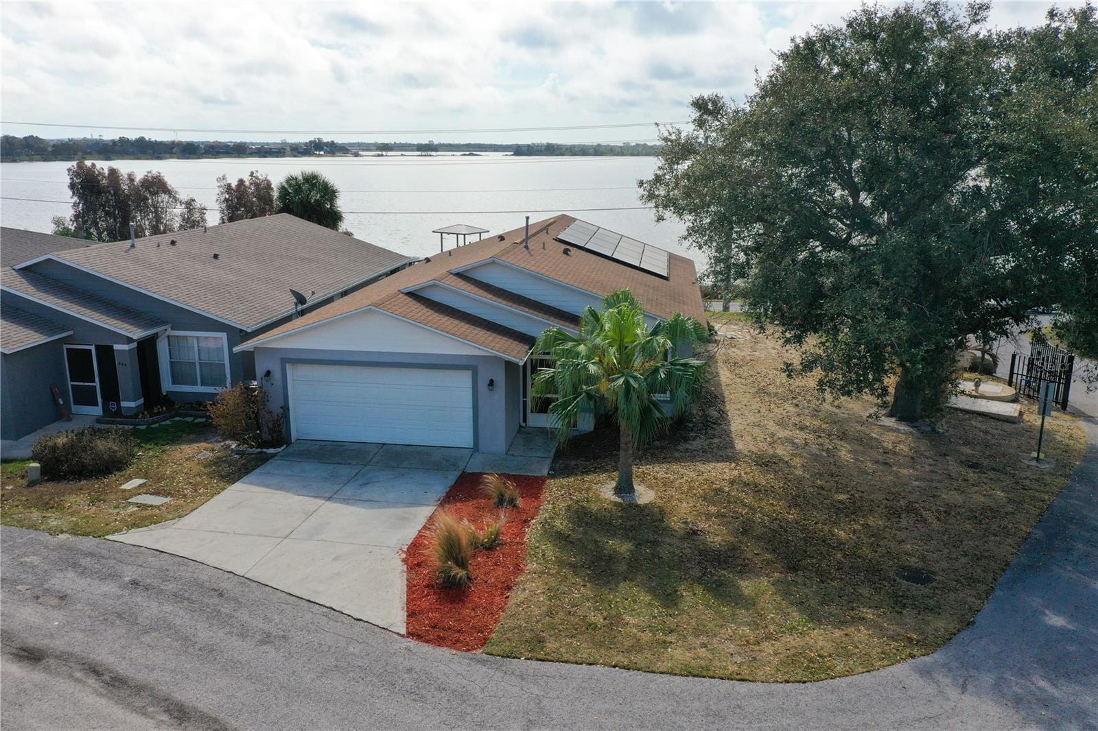 802 Marcia Loop photo 2