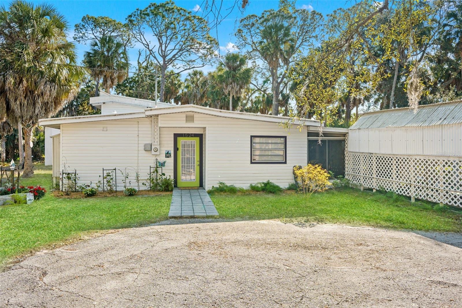 1524 Indian Bay Rd photo 2