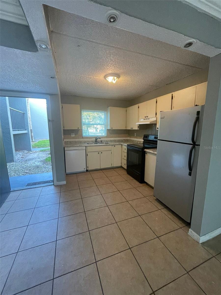 14413 Americana Cir #105 photo 3
