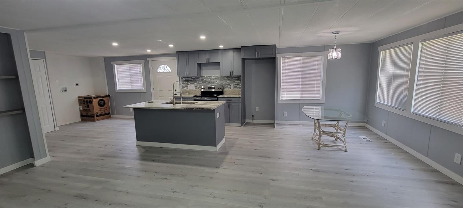 12242 Parkwood St photo 4