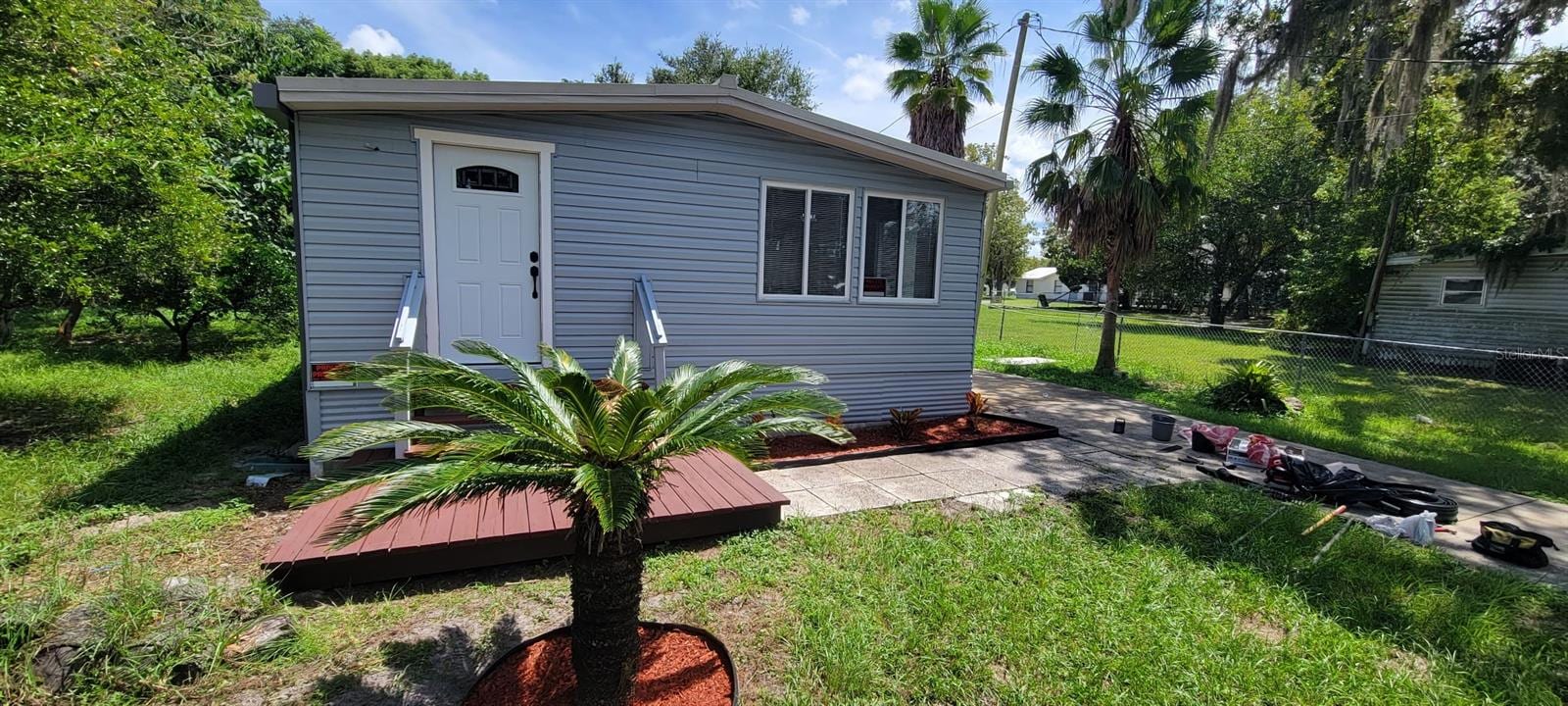 12242 Parkwood St photo 5