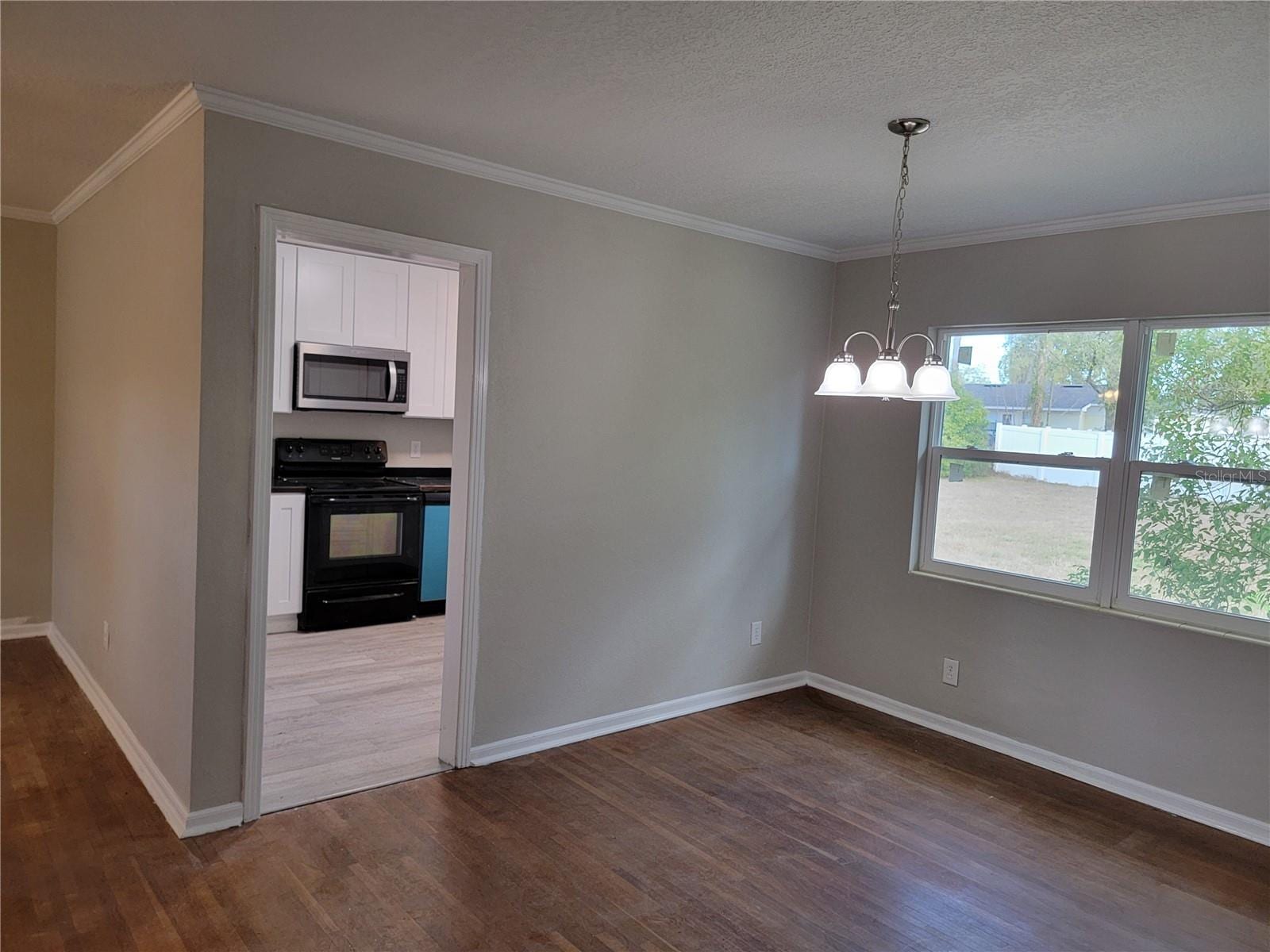 525 W Maxwell St photo 5