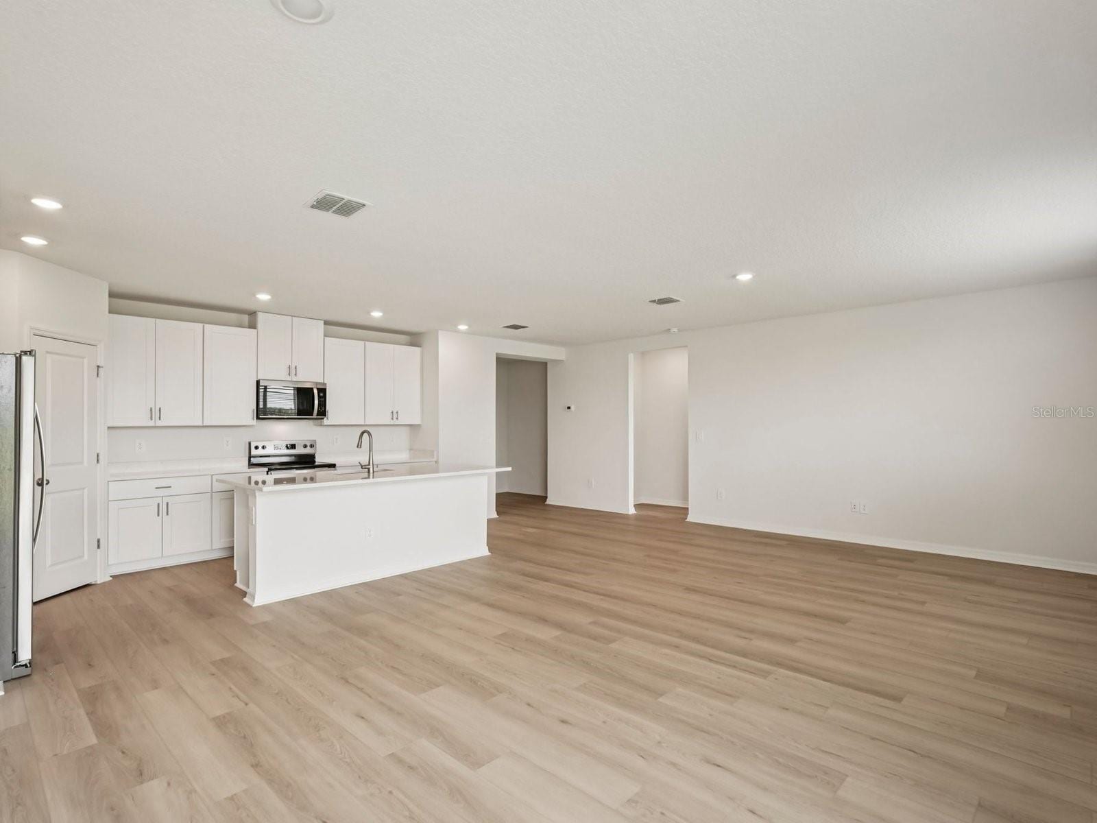 10417 Abundance Grove Way photo 4