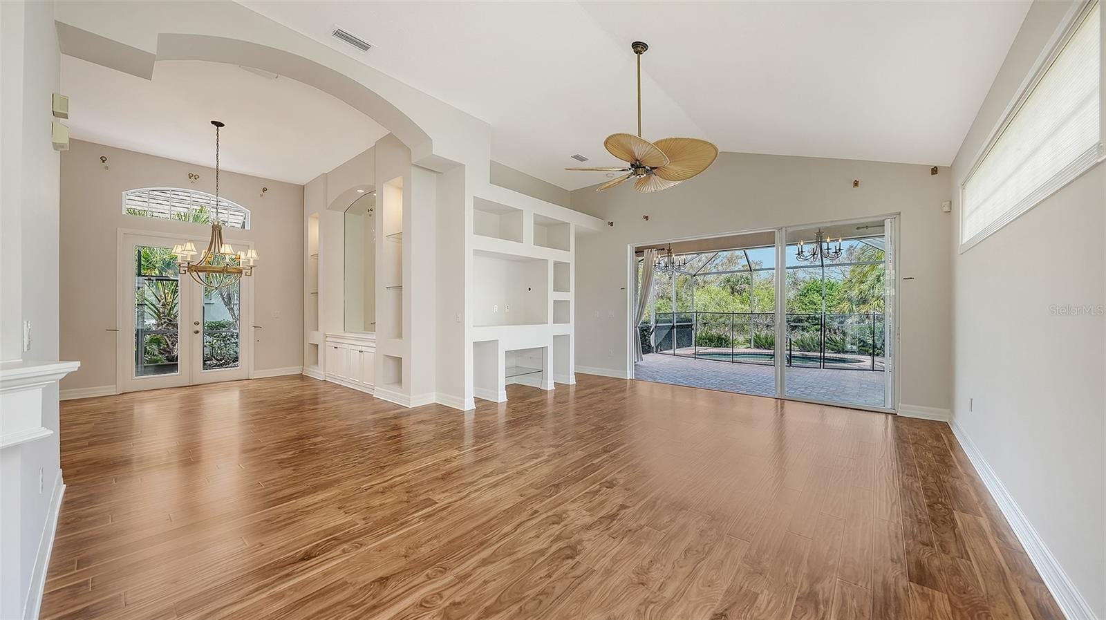 6519 Oakland Hills Dr photo 4