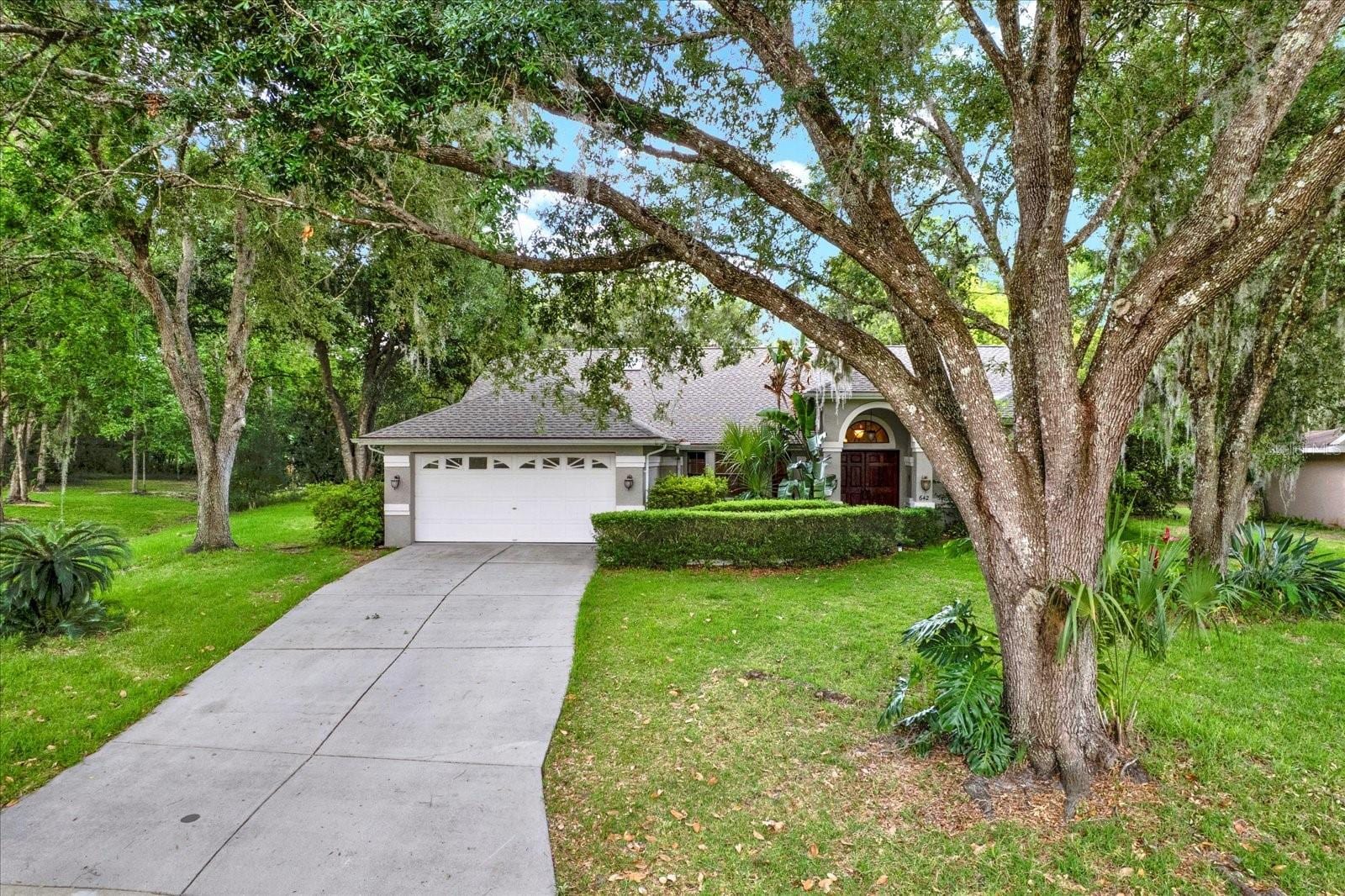 642 Erin Way photo 3