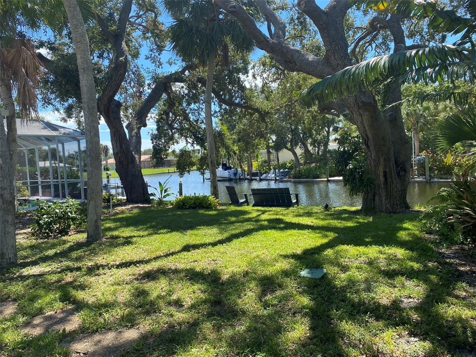 814 Paradise Way photo 5