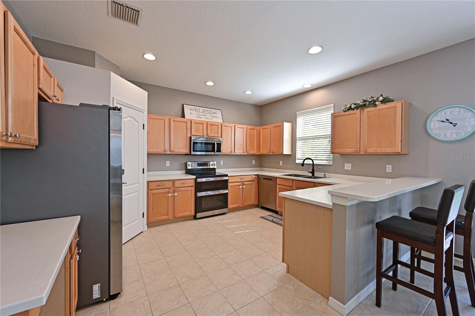 8852 Founders Cir photo 4