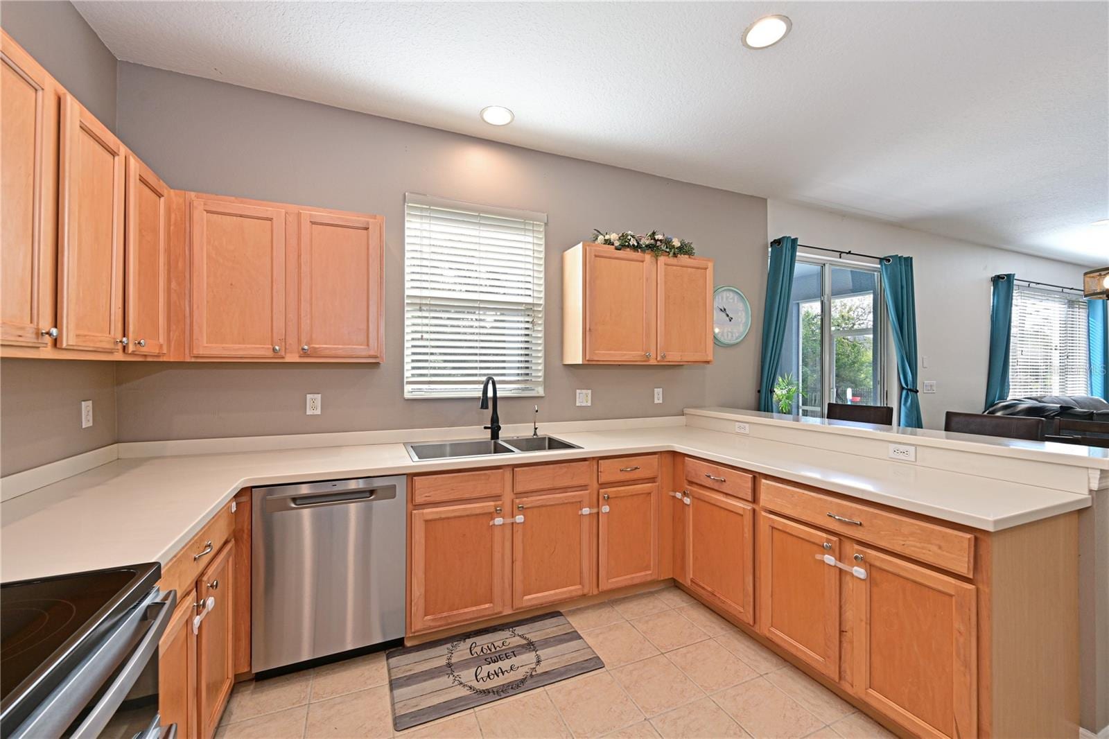 8852 Founders Cir photo 5