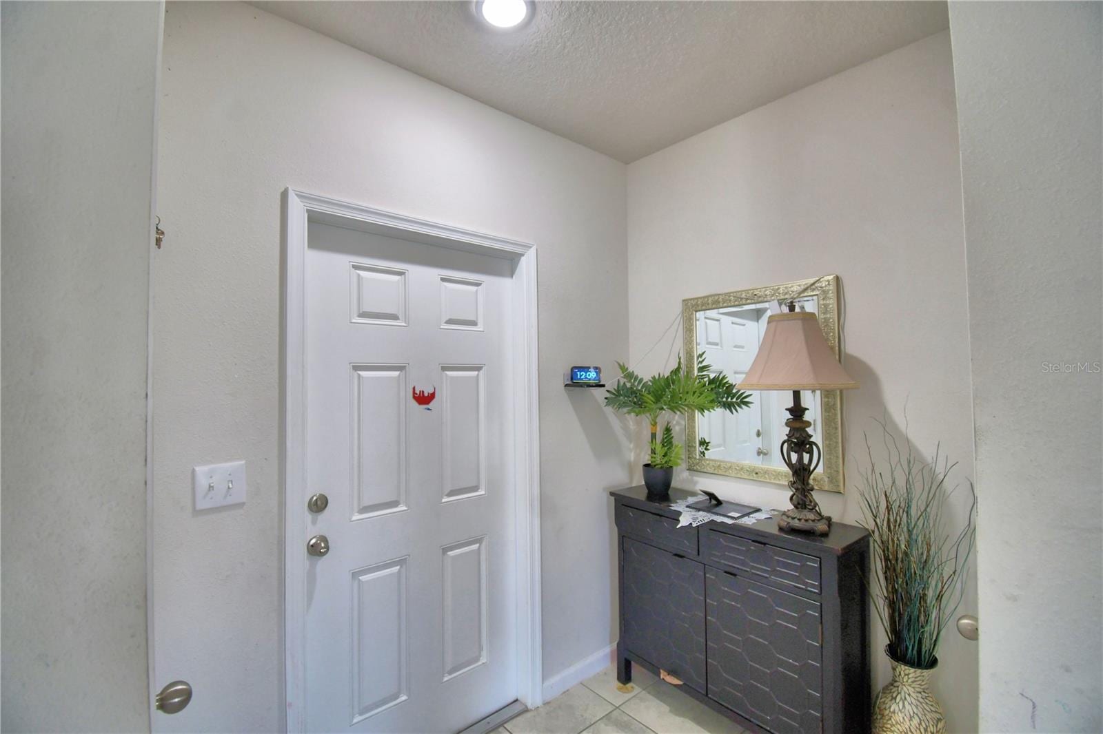 1533 Majestic Ln photo 2