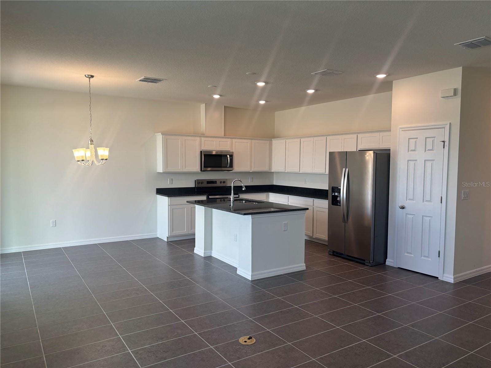 2347 Selenia St photo 3