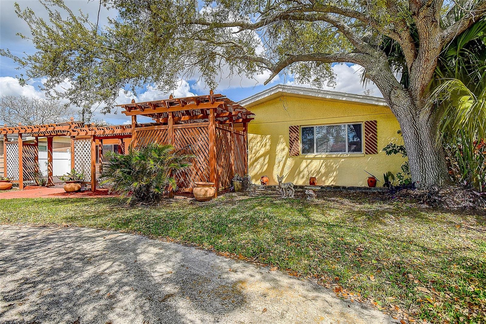 13706 Britton Dr photo 2