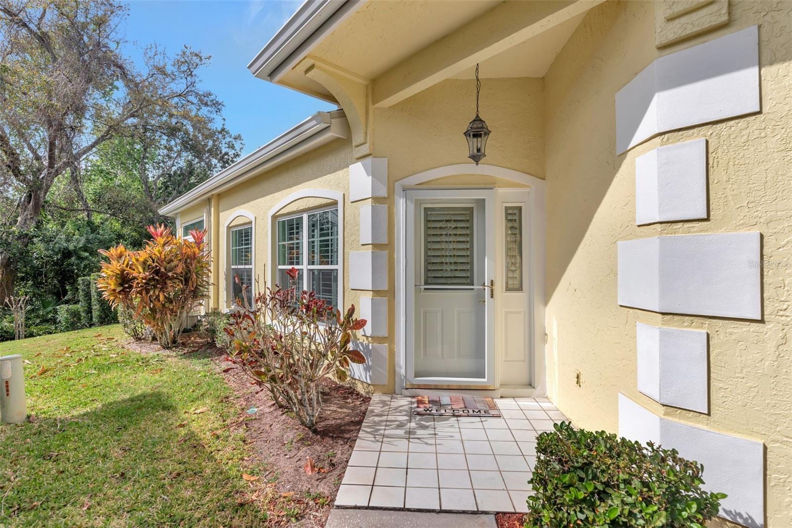 1194 Royal Blvd photo 4
