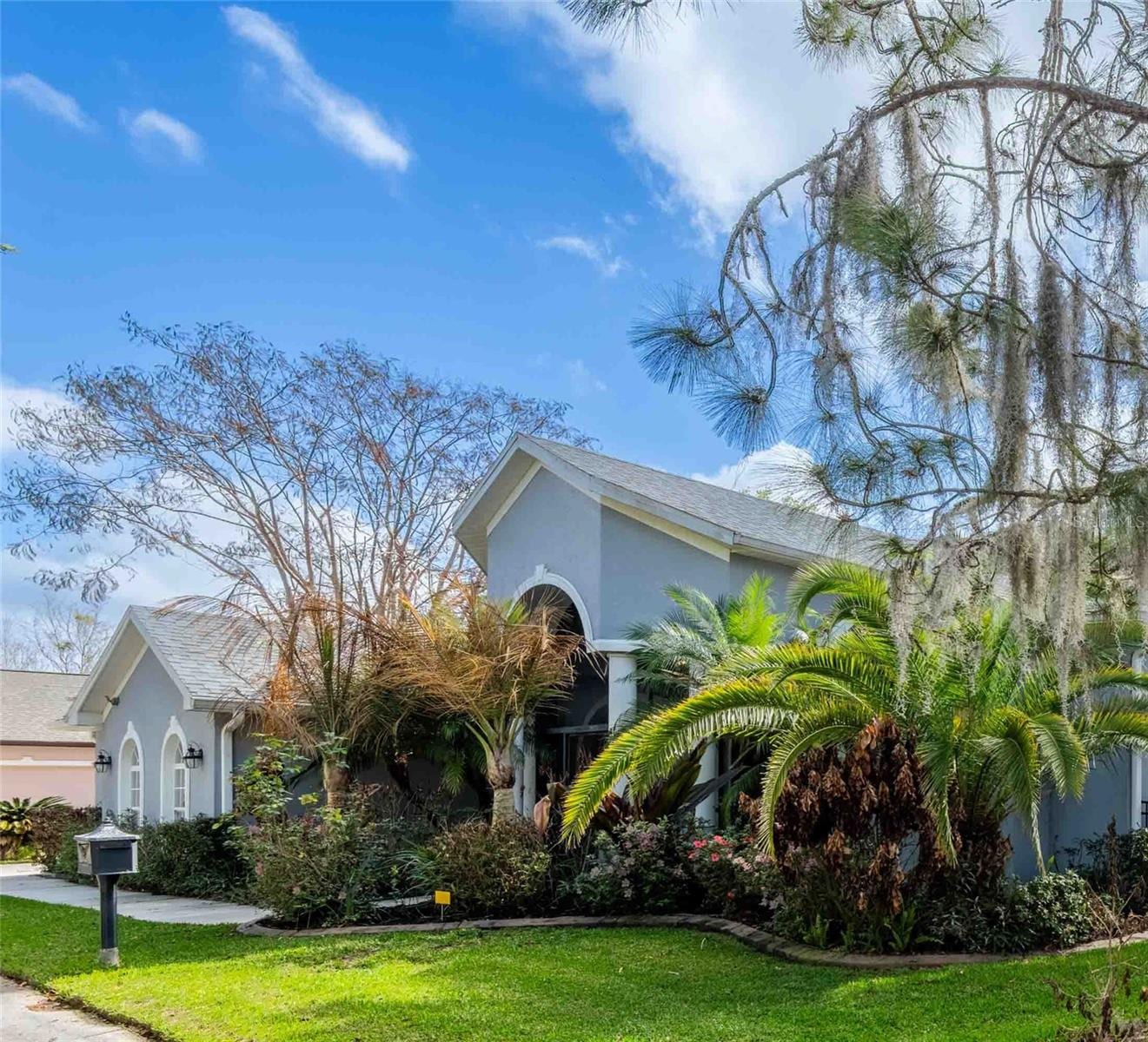 6716 Magnolia Point Dr photo 2