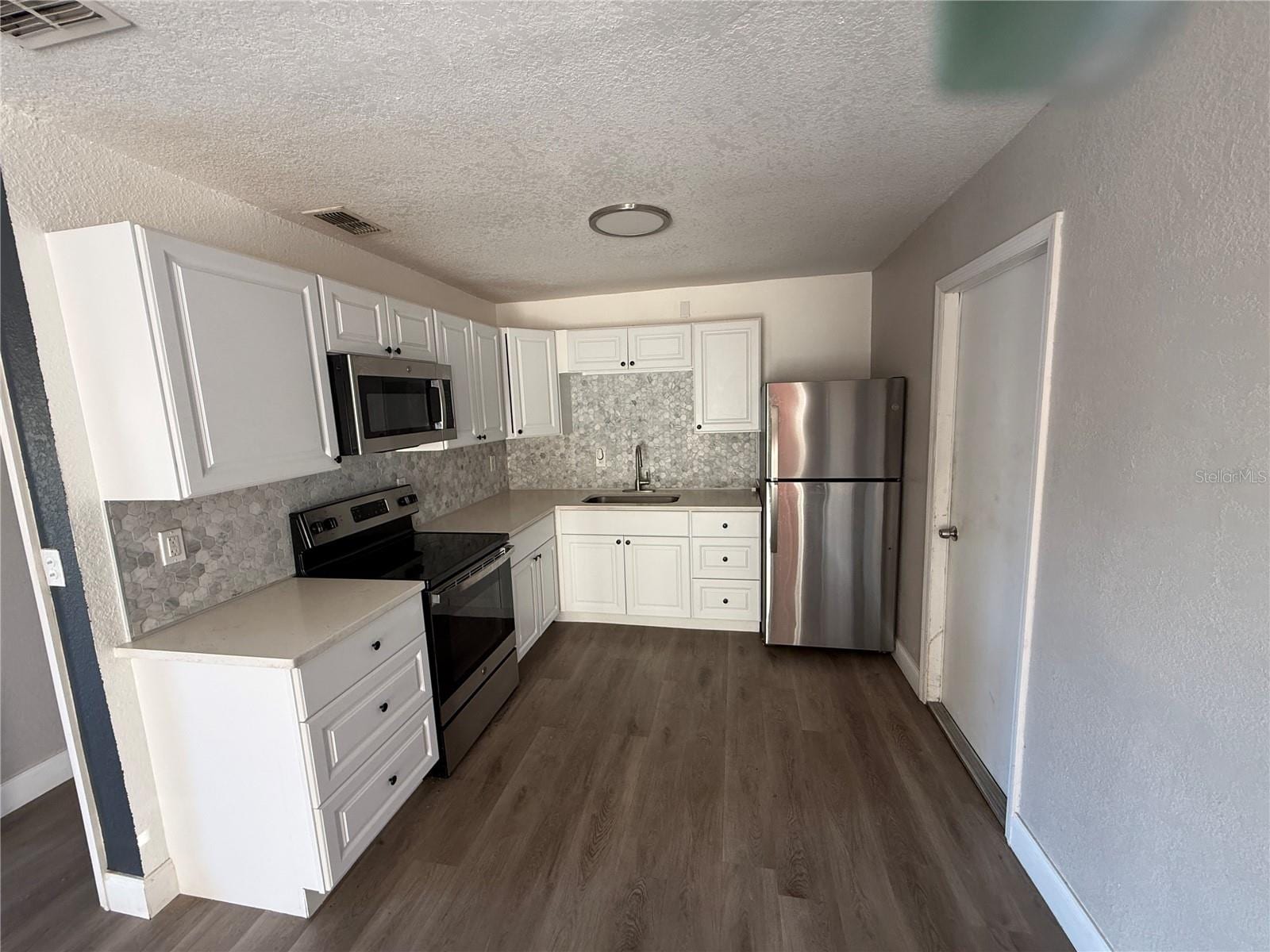1611 Fruitwood Dr photo 3
