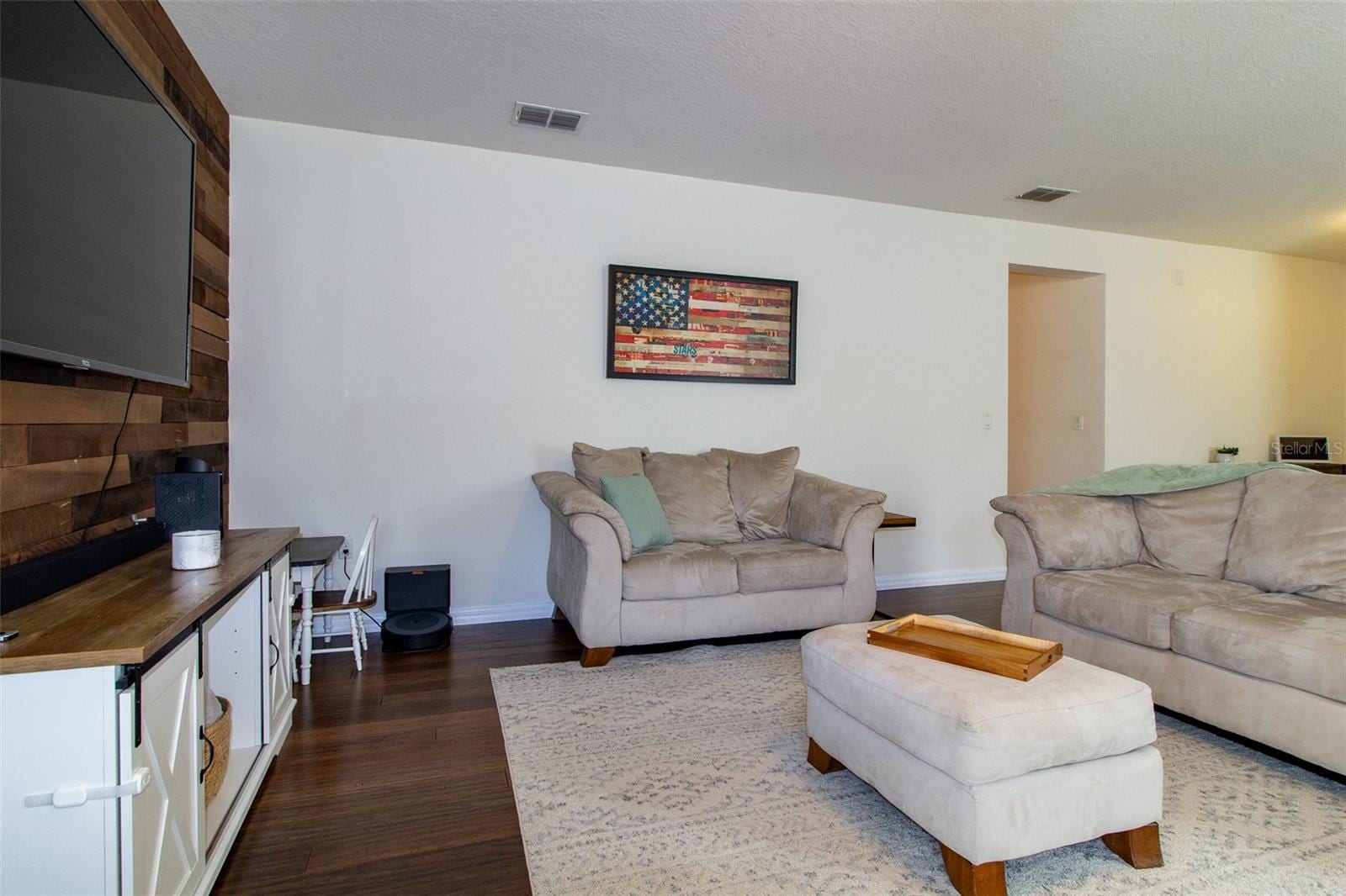 408 Cedar Glen Dr photo 3