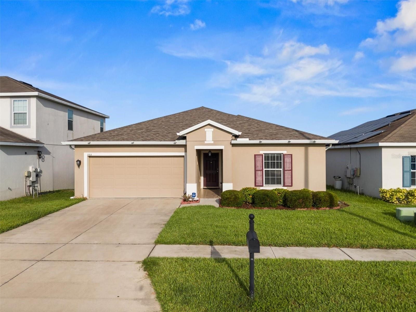 555 Lucerne Blvd photo 3