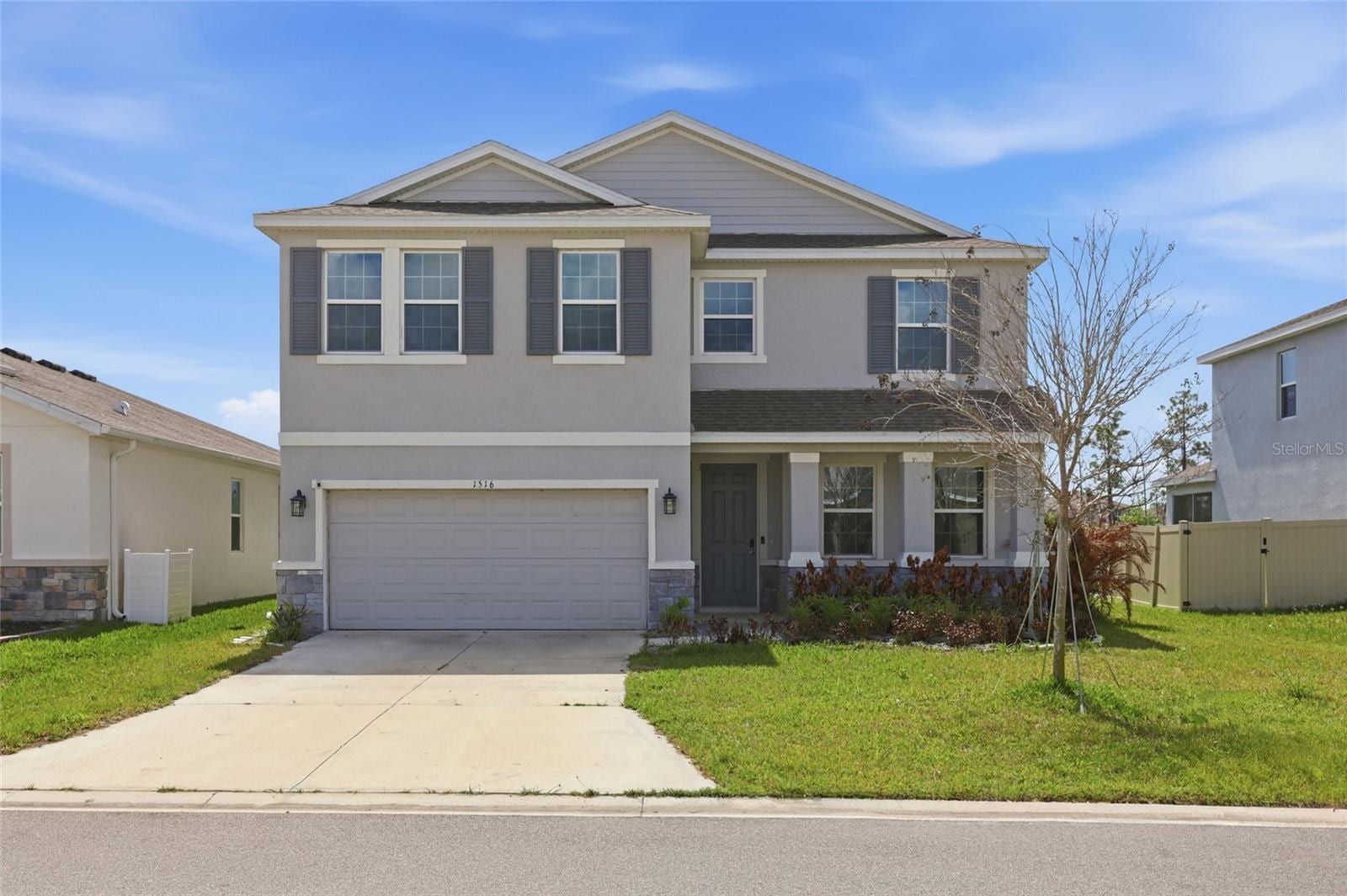 1516 Tropical Oasis Ave photo 4