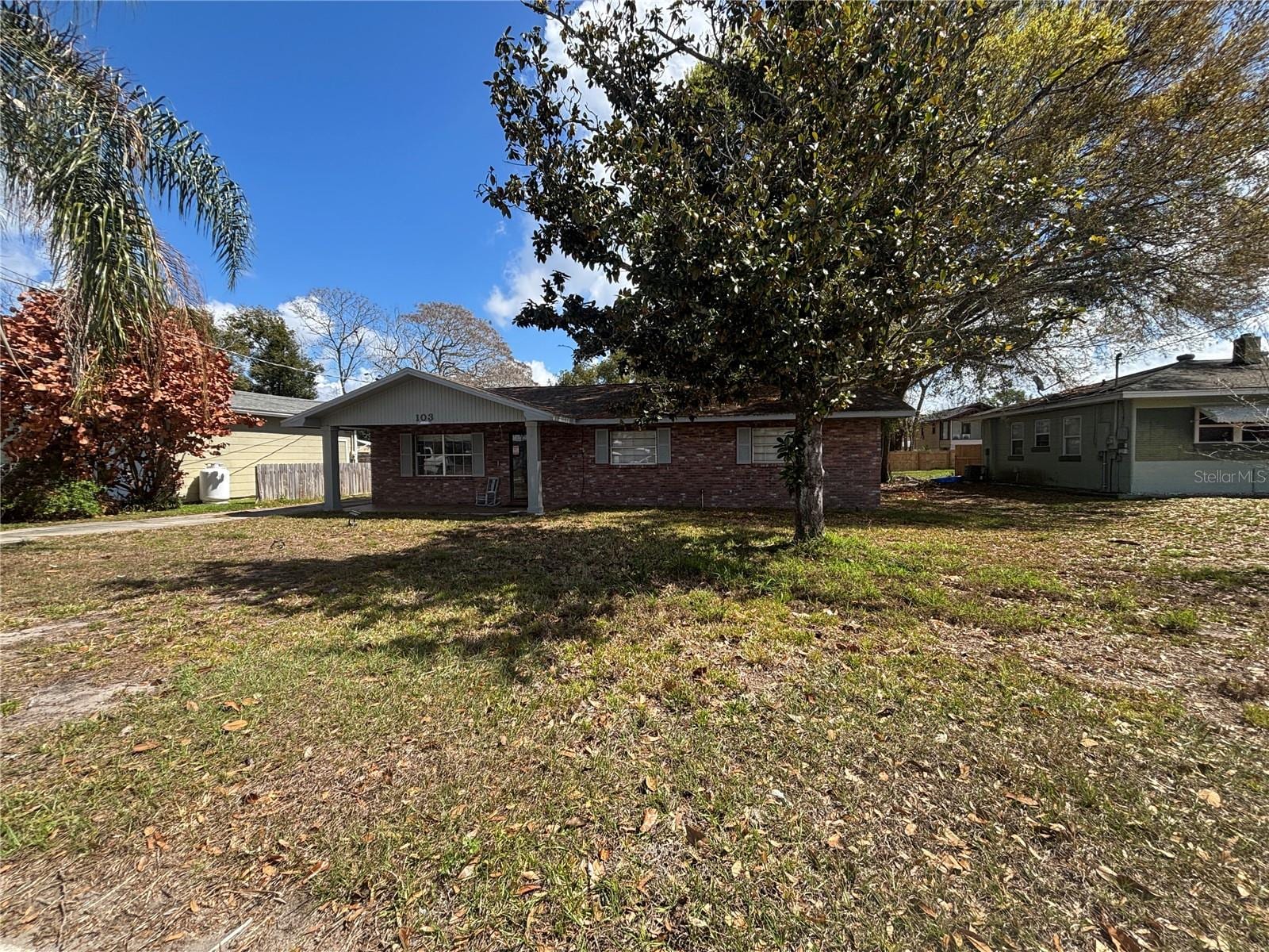 103 Davis St photo 2