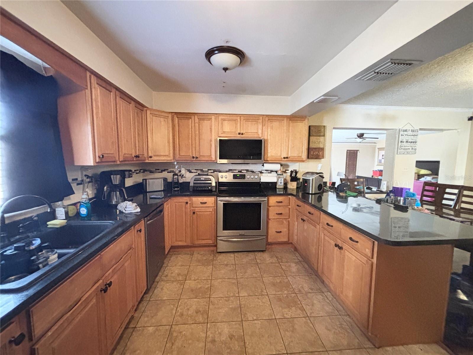 103 Davis St photo 3