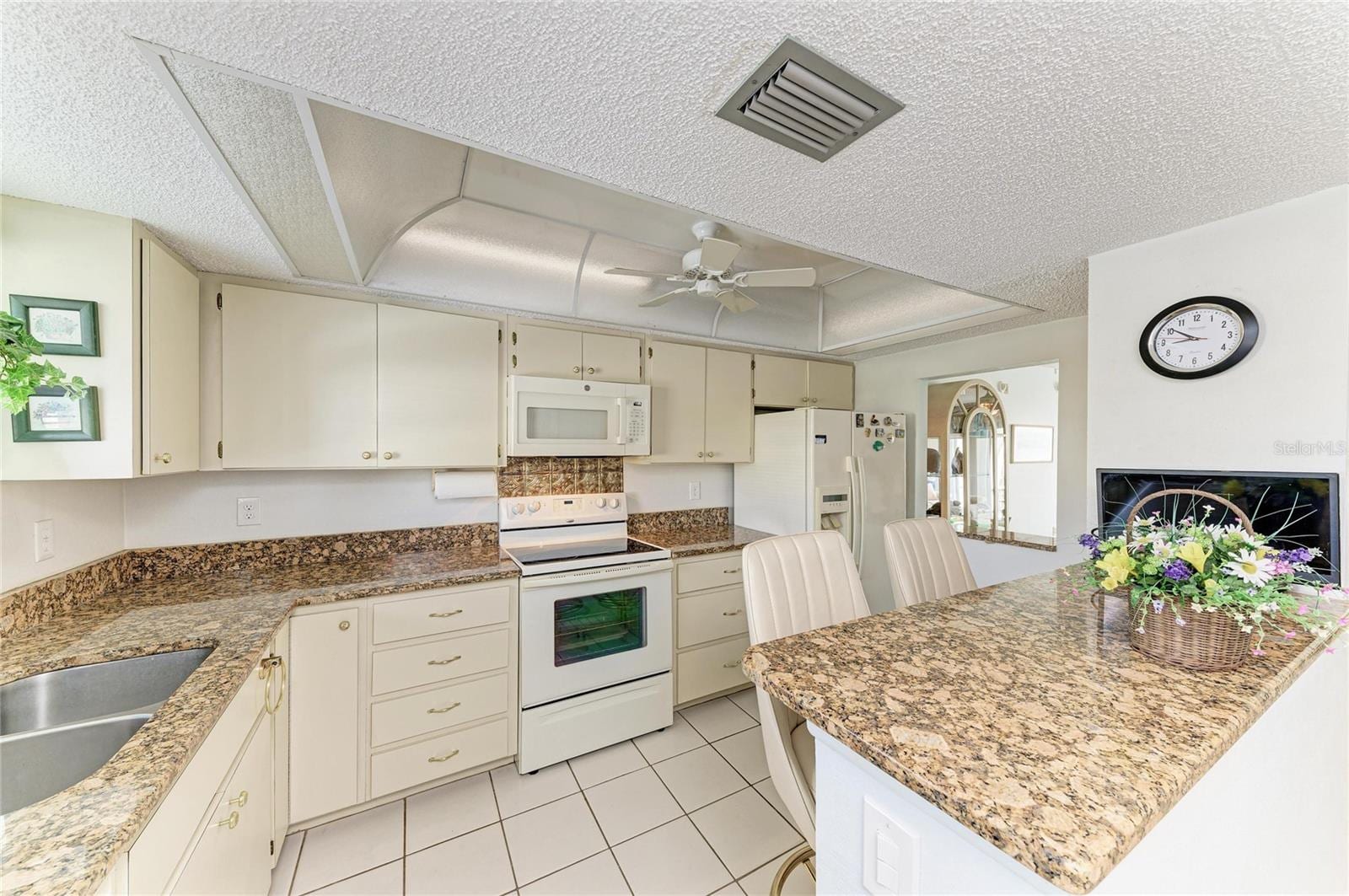 3983 MacEachen Blvd #424 photo 5