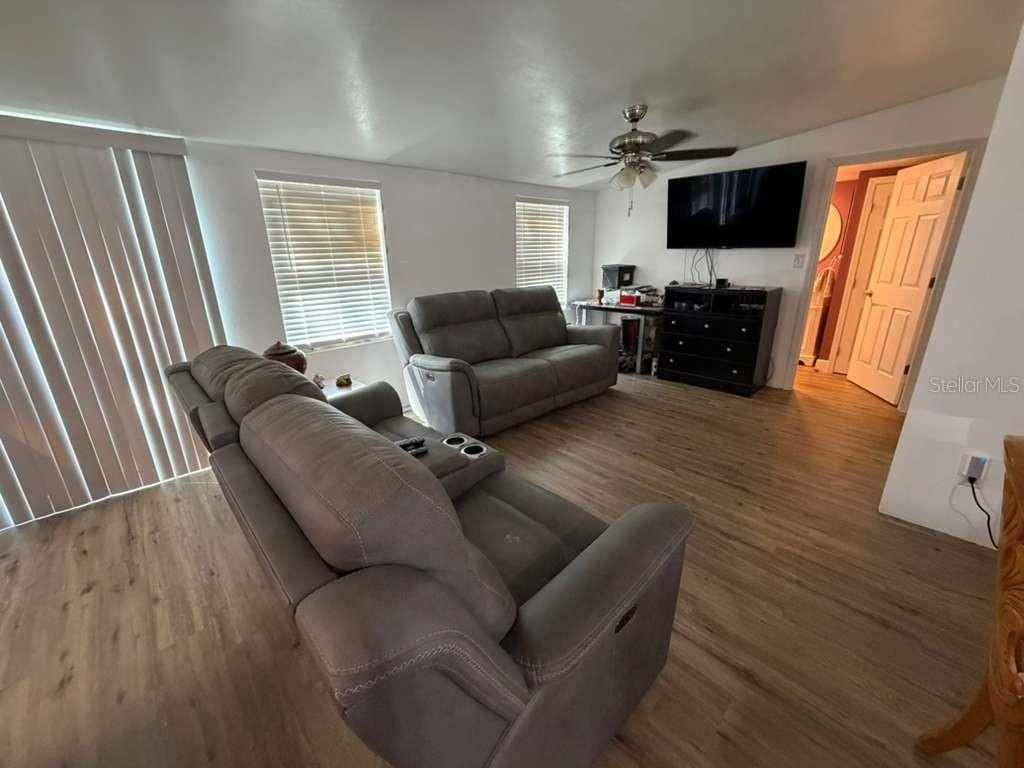 2412 Island Oaks W photo 3