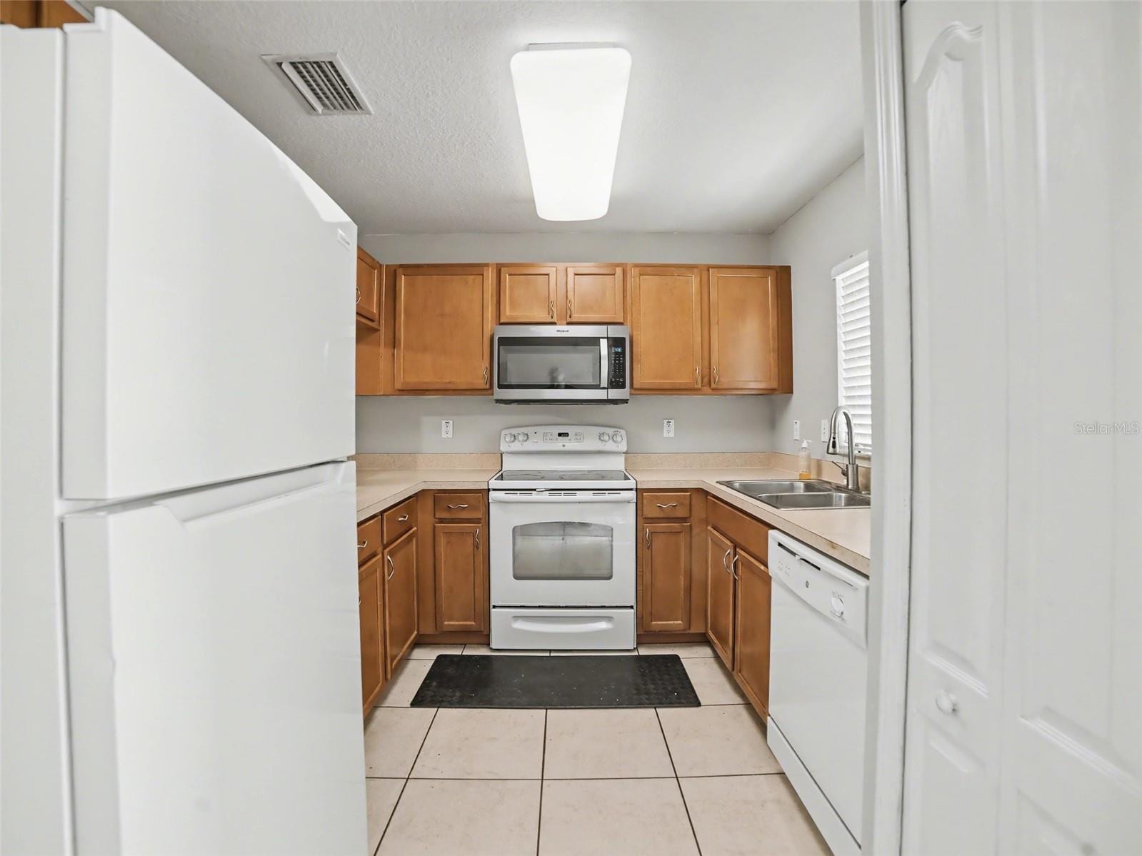12958 Trade Port Pl photo 3