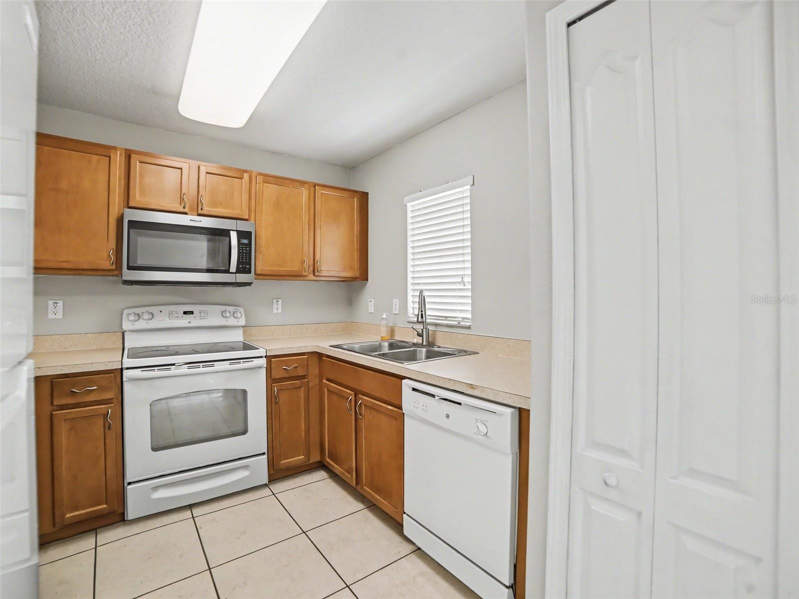 12958 Trade Port Pl photo 5