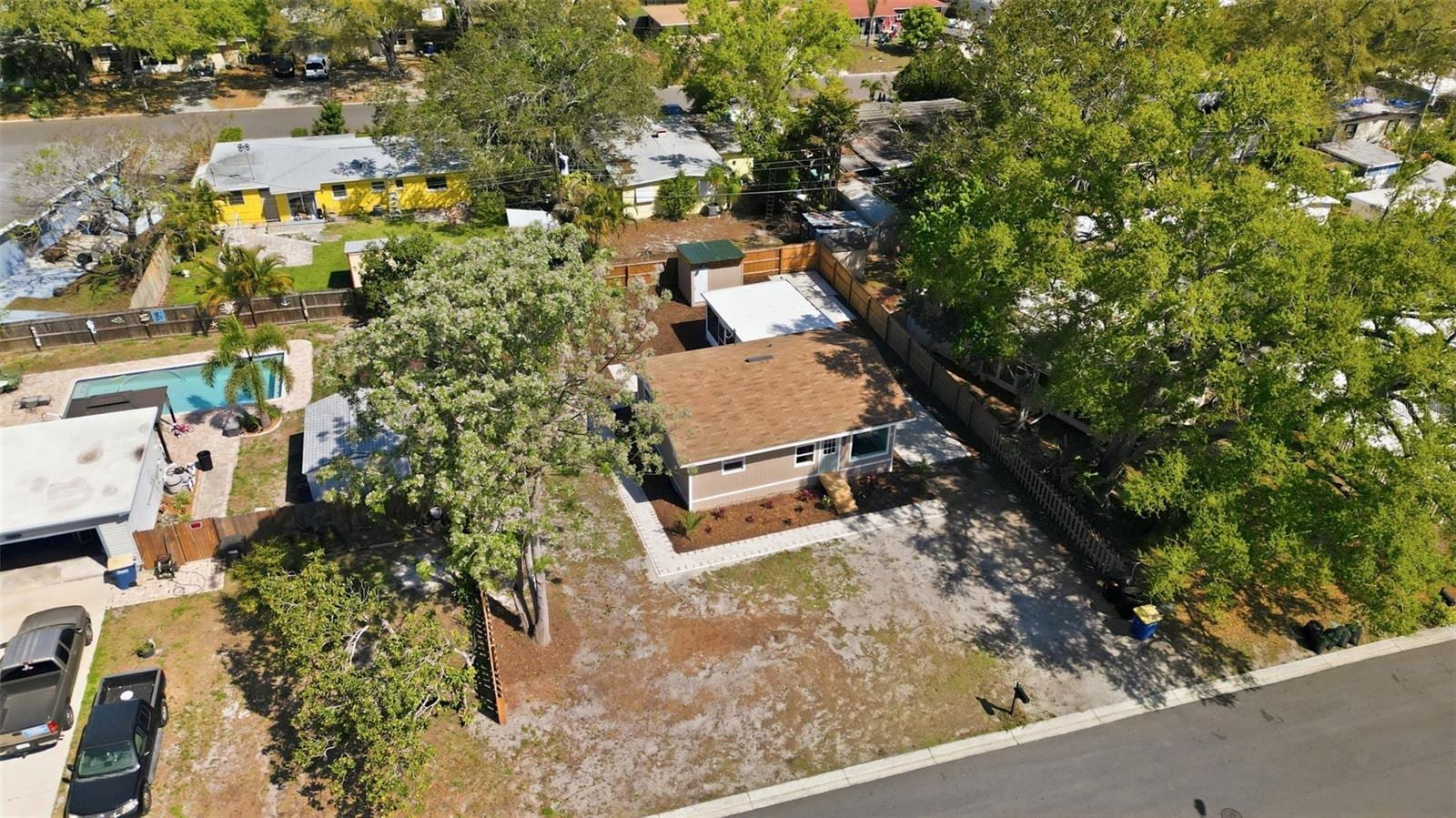 1362 Milton St photo 3