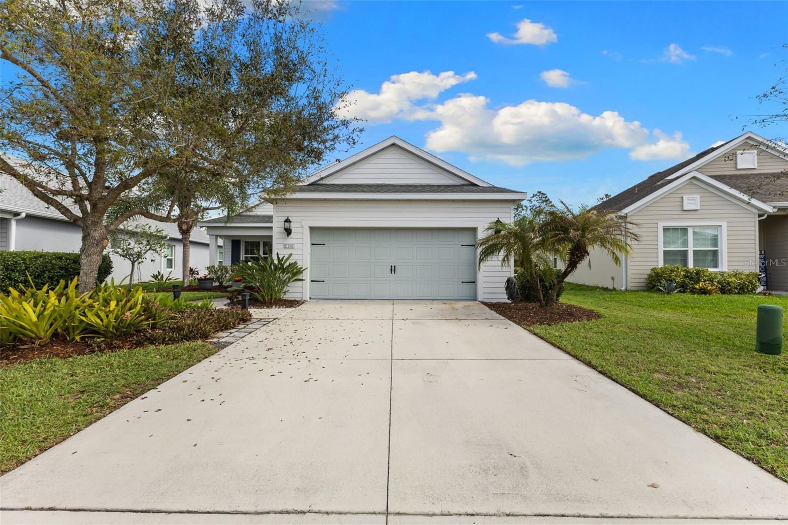 1316 Thornbury Dr photo 3