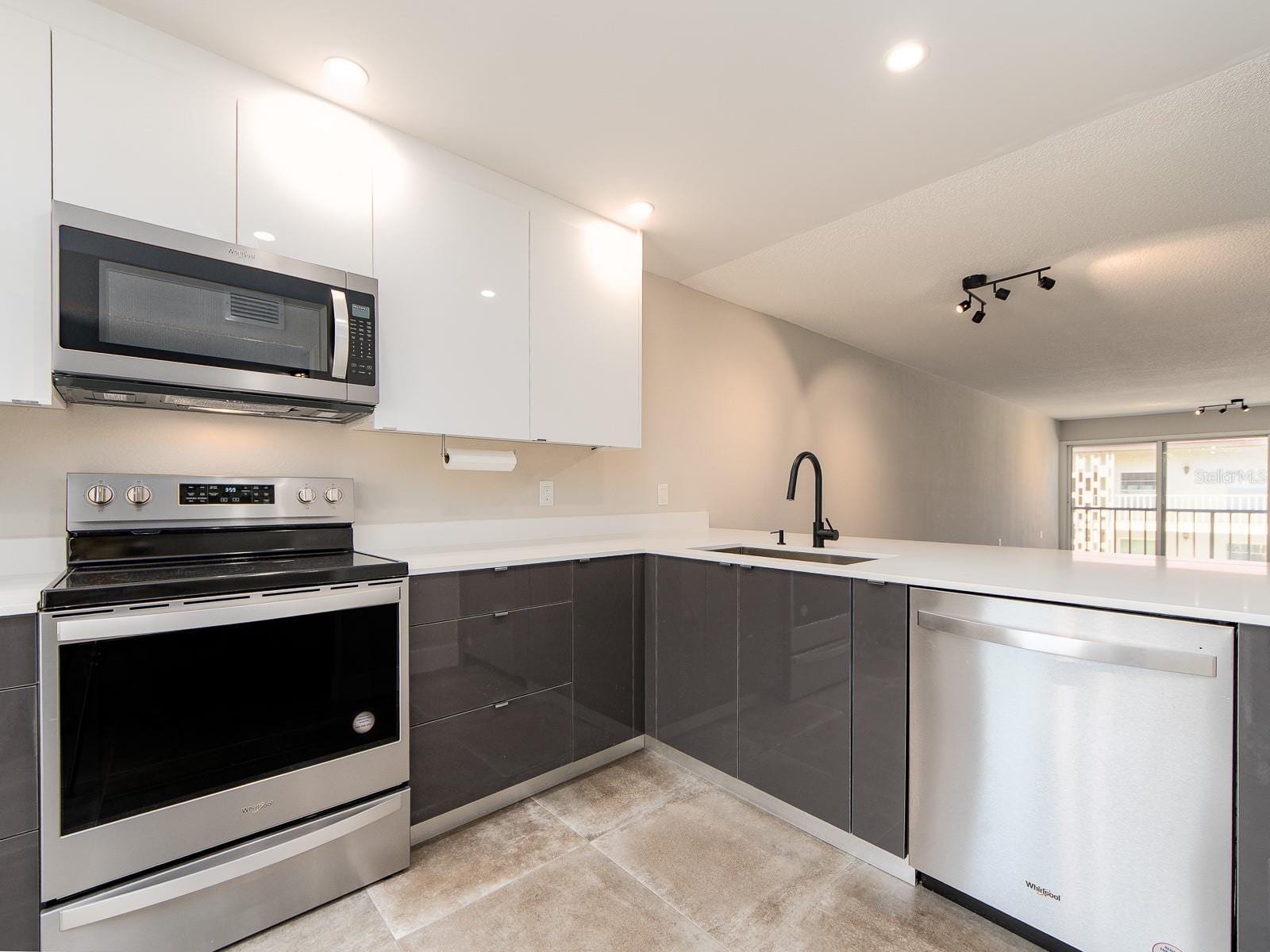 105 Island Way #143 photo 5