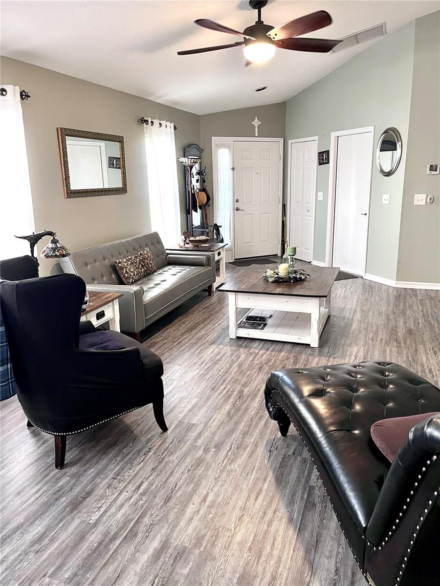 8620 Persea CT photo 3