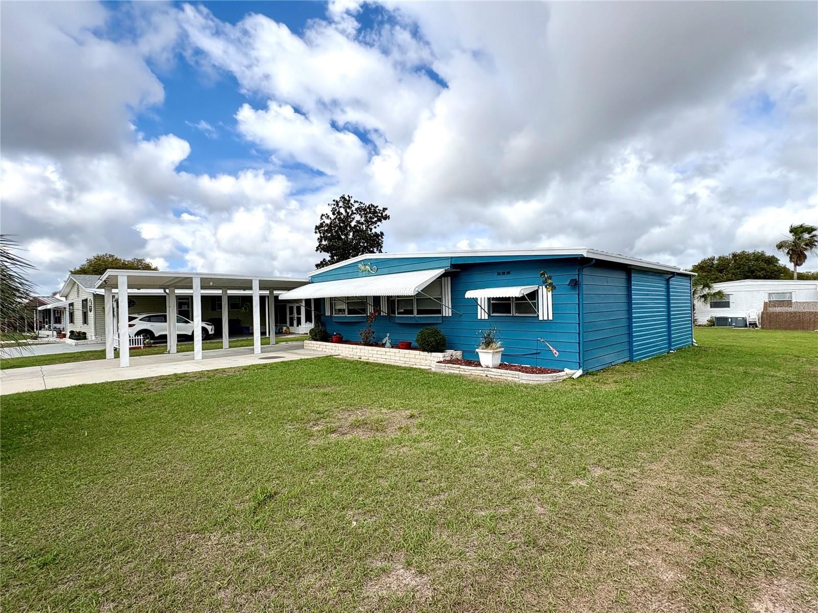 7481 First Circle Dr photo 2