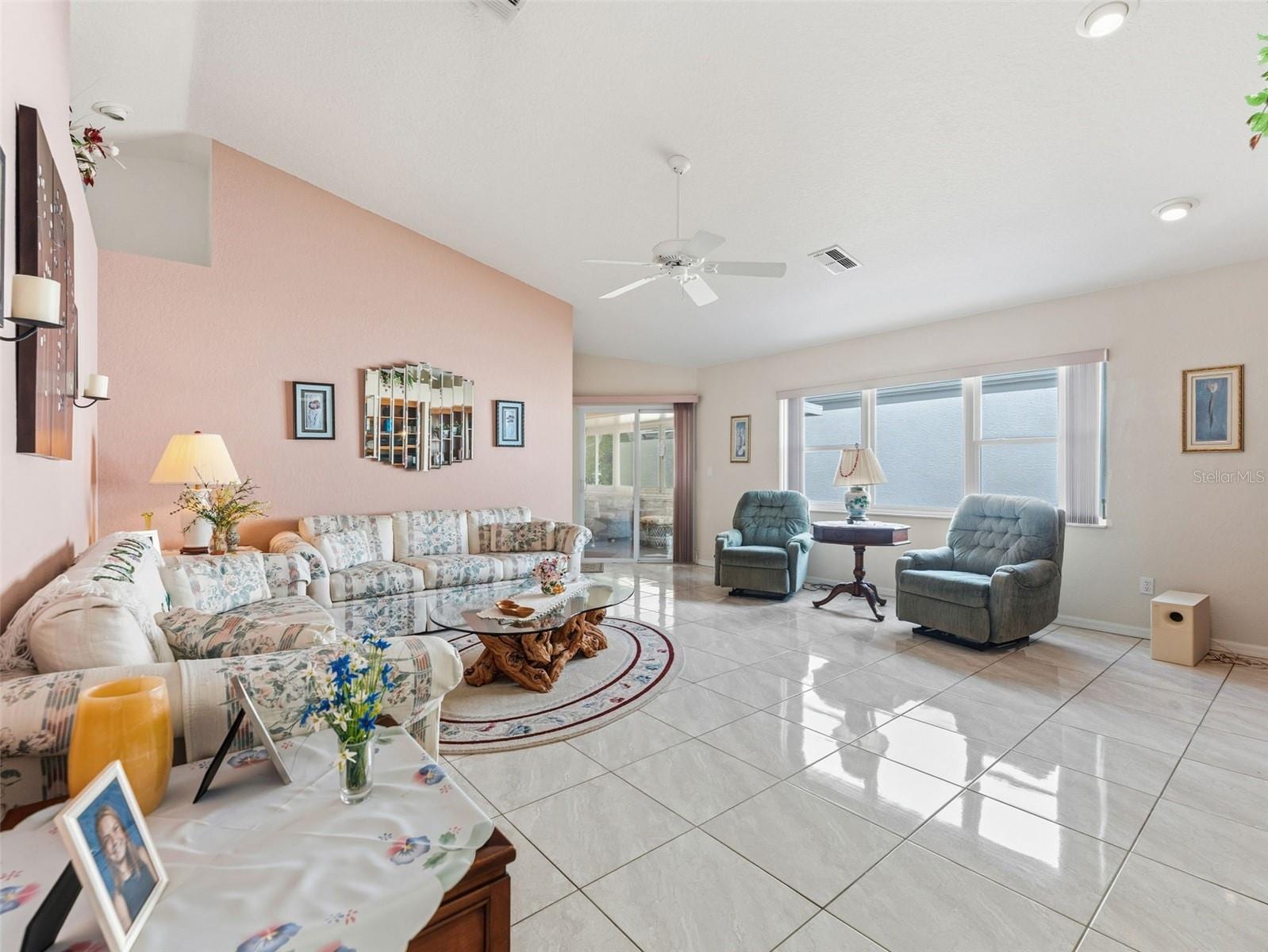 1007 LA Bamba CT photo 5