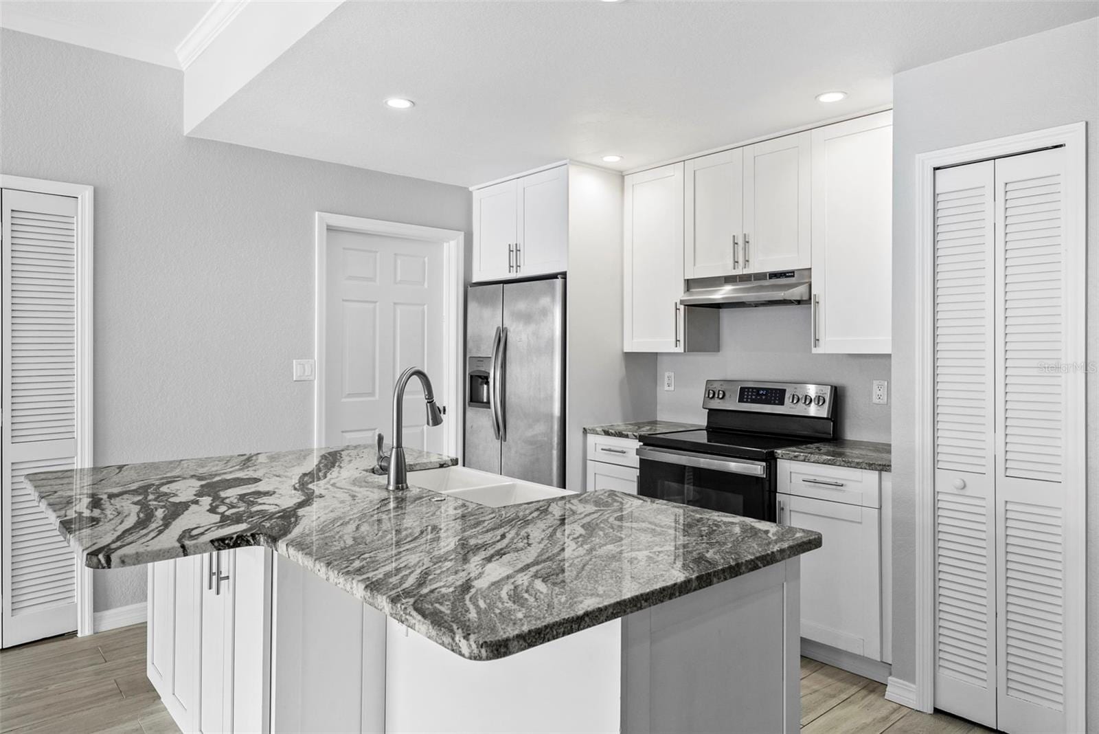 700 Harbour Island #238 photo 5