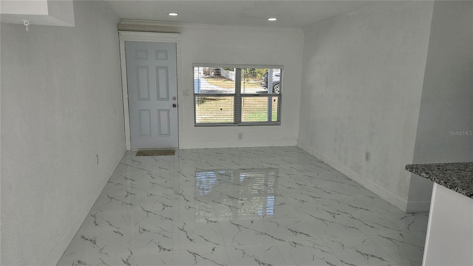 1325 Mary L Rd photo 4