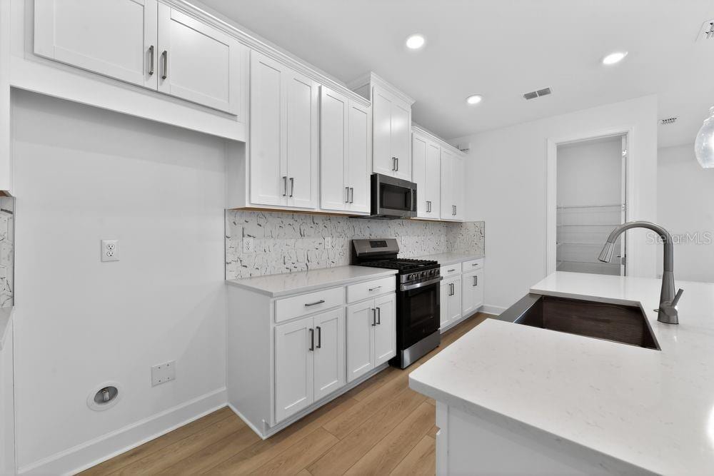 7820 Caspian St photo 4