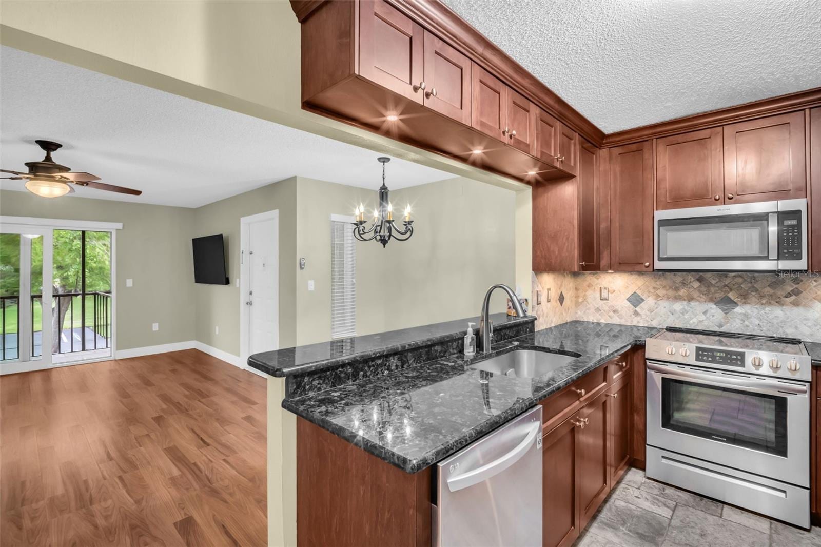 1400 Pine Glen Ln #D2 photo 3