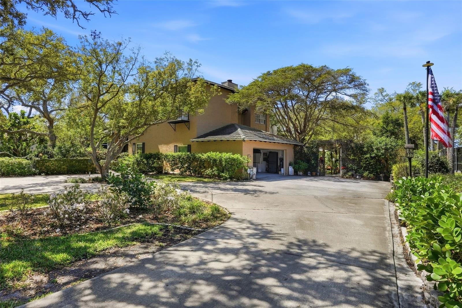10785 Danielle Dr photo 3