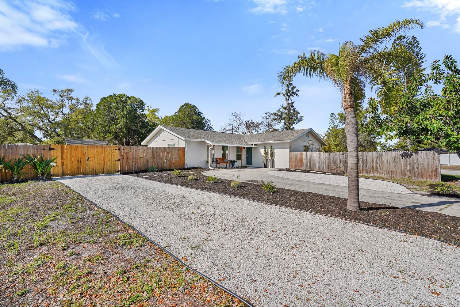 635 Melody Cir photo 2