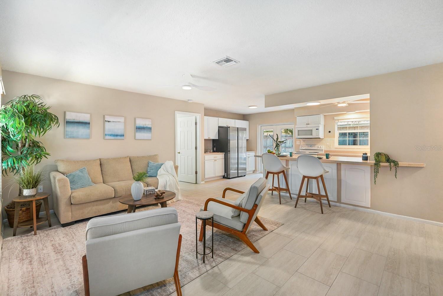 635 Melody Cir photo 3