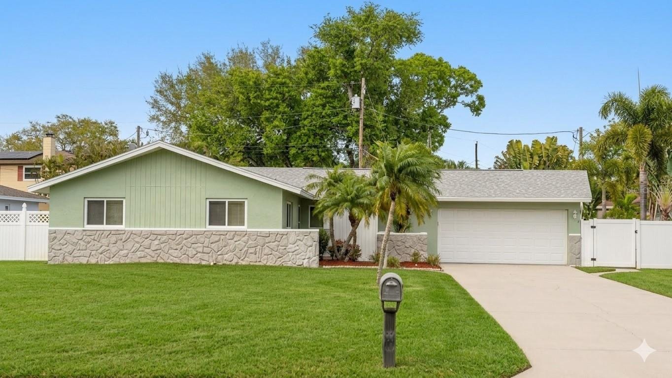 7955 Bayshore Dr photo 2