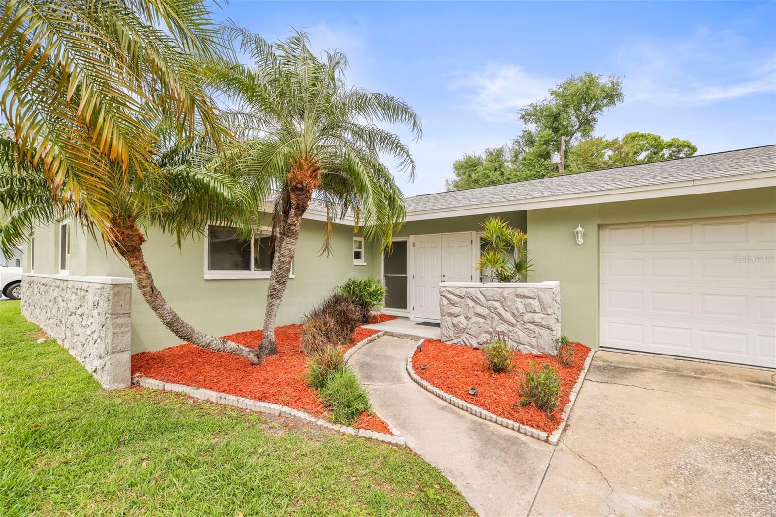 7955 Bayshore Dr photo 3