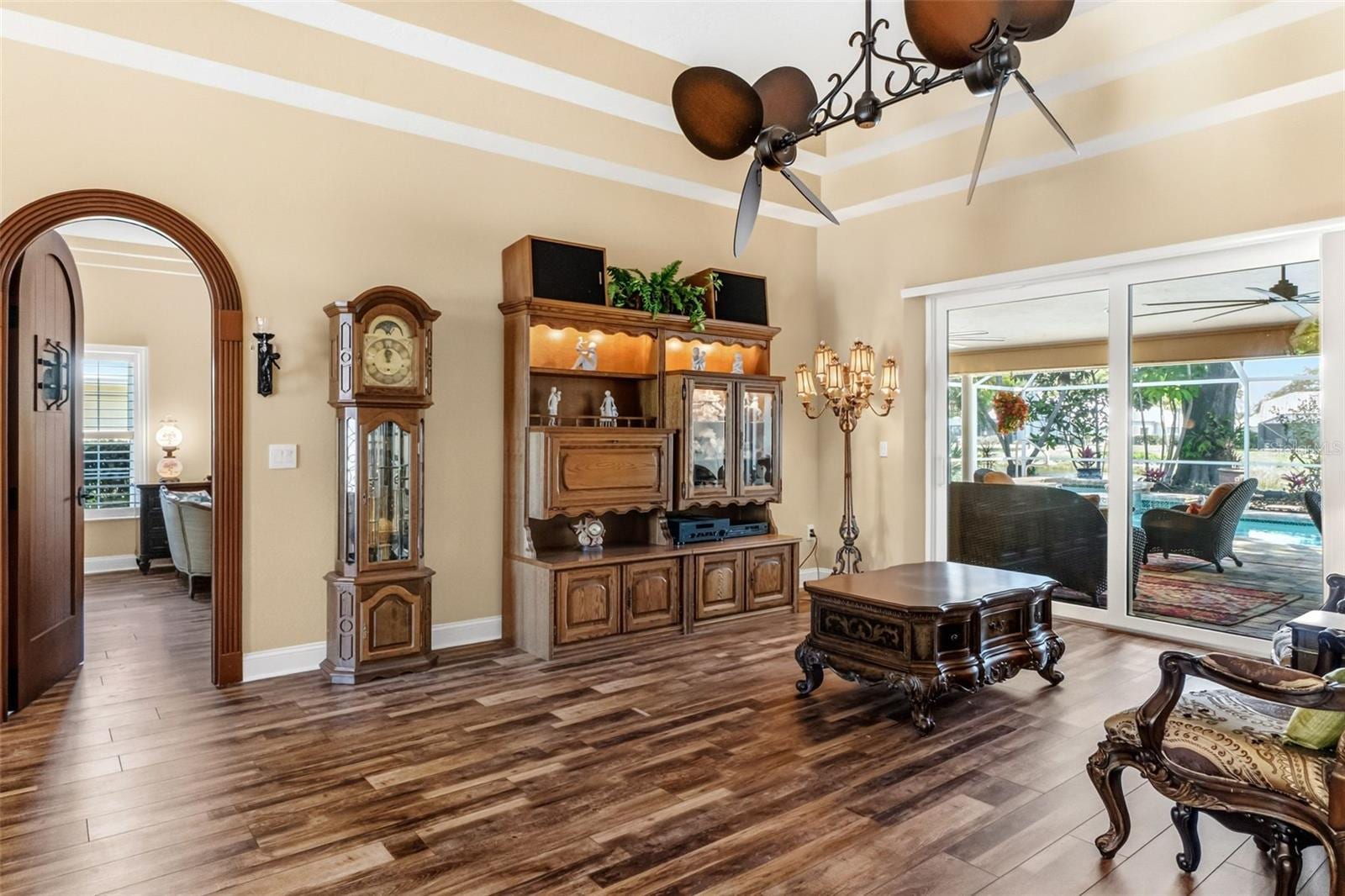 8309 Shadow Pine Way photo 4