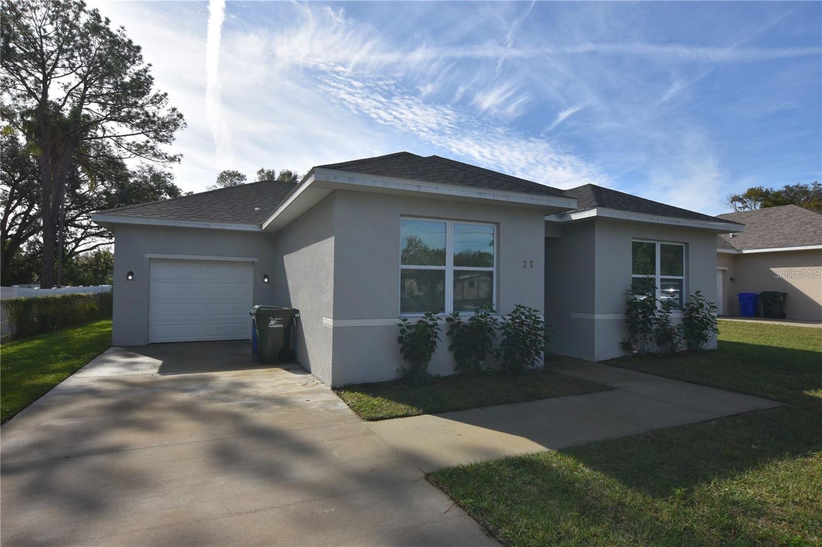 202 W Crescent Dr photo 2