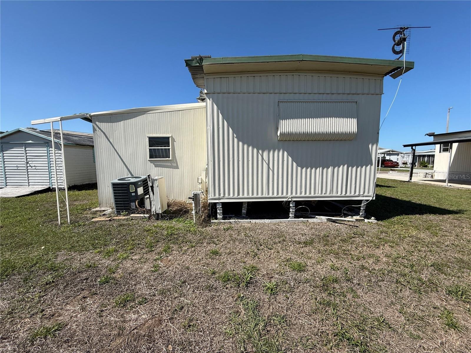 105 Saint Martins Way photo 3