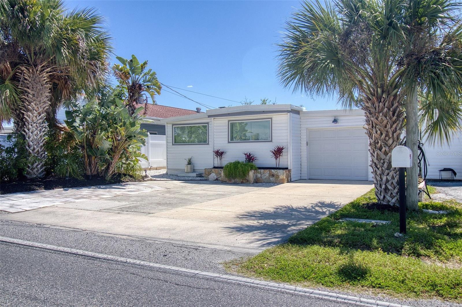6820 Sea Ranch Dr photo 2