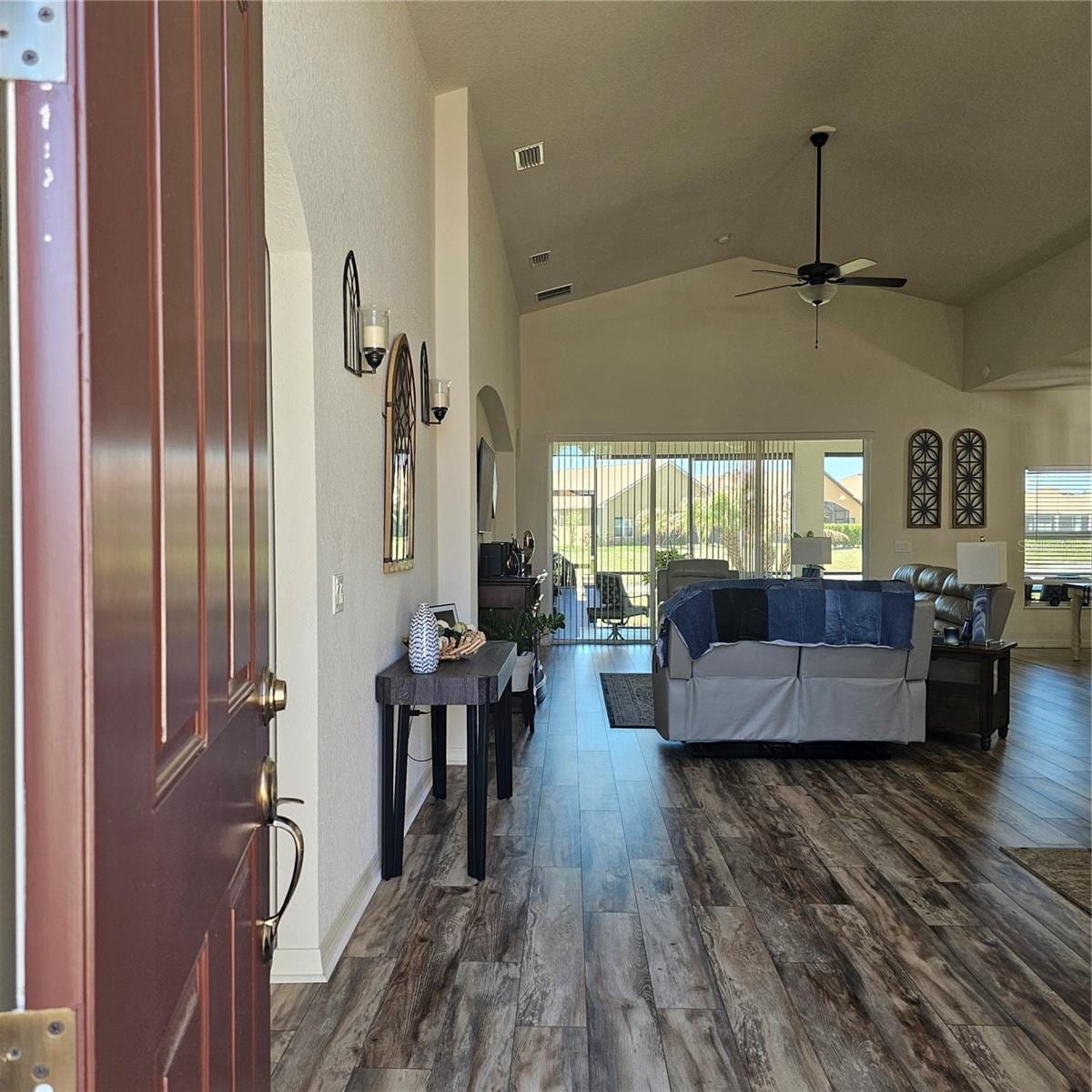 1347 Oakmont Dr photo 3