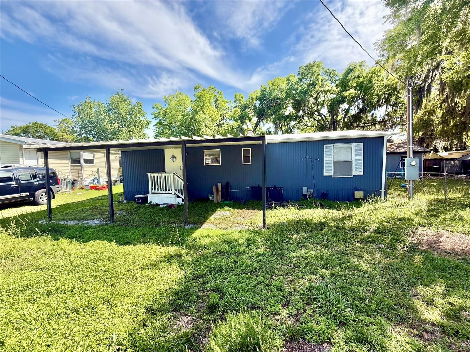 14618 Geneva Dr photo 3