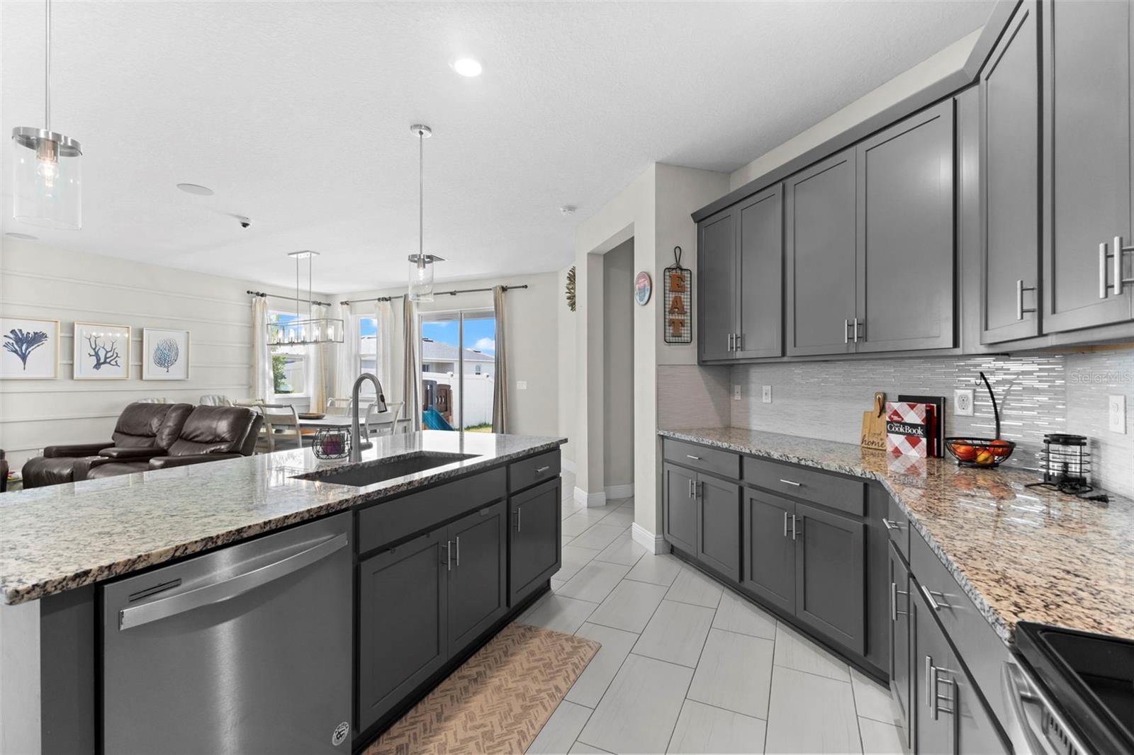 7434 35th Ln E photo 5
