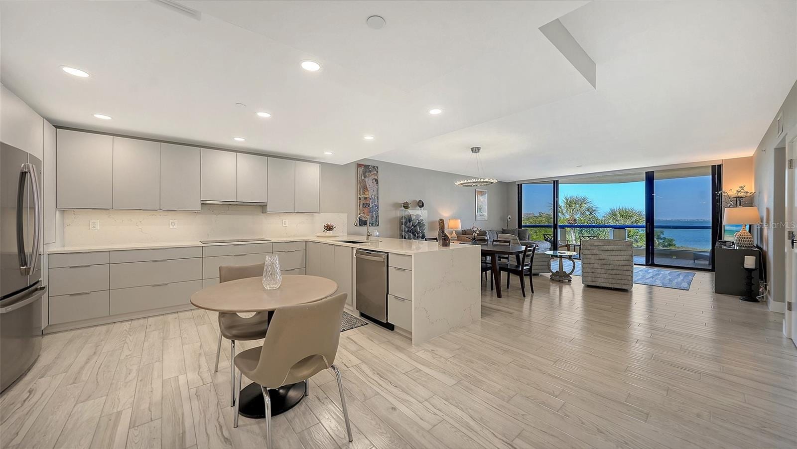 2120 Harbourside Dr #623 photo 5